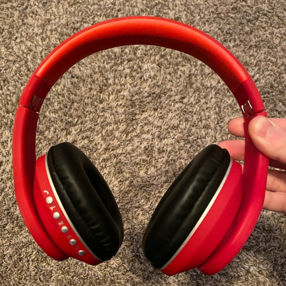 Tunes Red Wireless Headphones